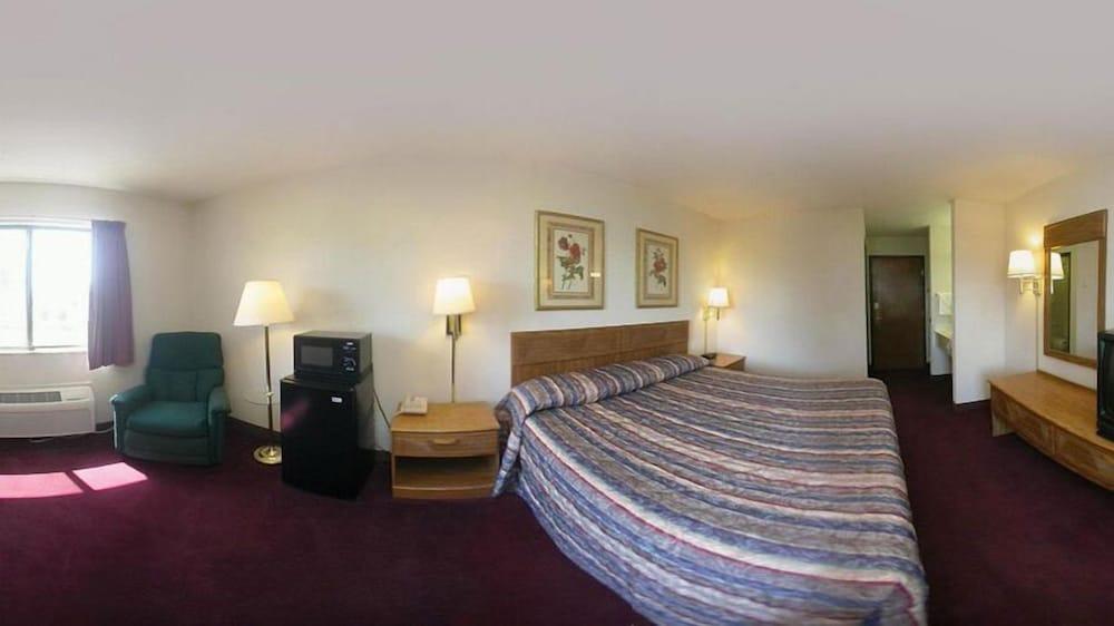 Rodeway Inn Coopersville Exterior photo