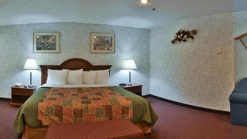 Rodeway Inn Coopersville Exterior photo